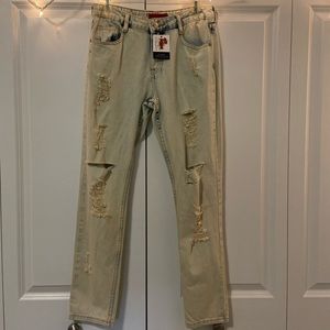 Signature8 distressed boyfriend jeans light wash